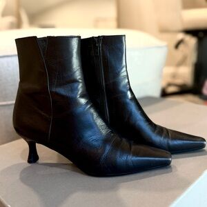 Stuart Weitzman Black Leather Kitten Heel Ankle Boots Pointed Toe Size 6